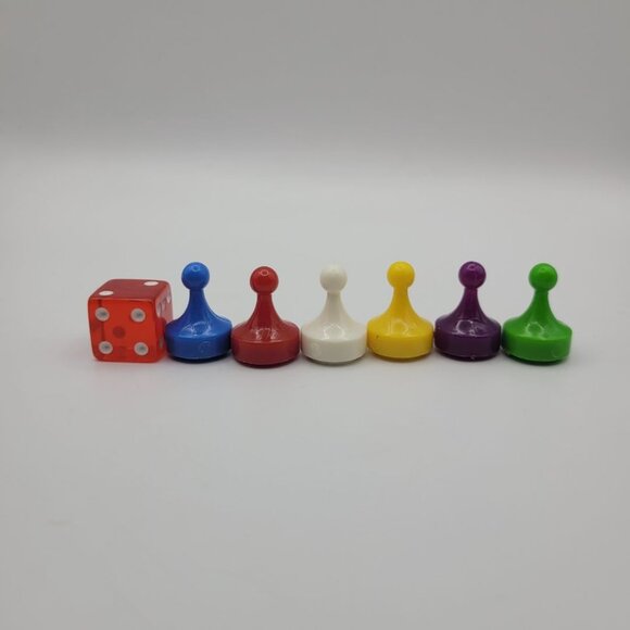 1972 Clue Game Replacement Pieces Tokens Die Figures Red Dice Small Pieces Color - Picture 4 of 5